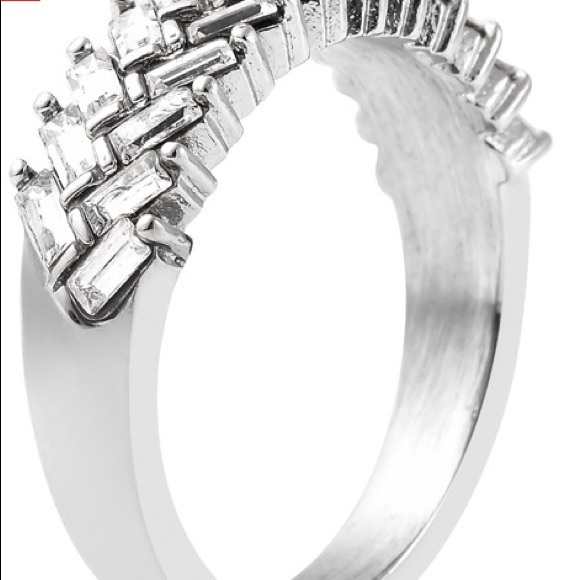 White Austrian Crystal Fern Leaf Ring in Stainless Steel - Picture 6 of 9